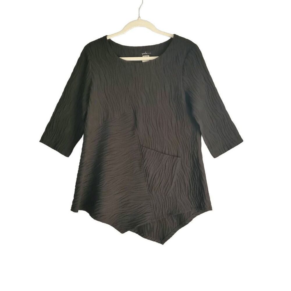 Yushi Women's Black Textured Asymmetrical Art to Wear  3/4 Sleeves Blouse Small